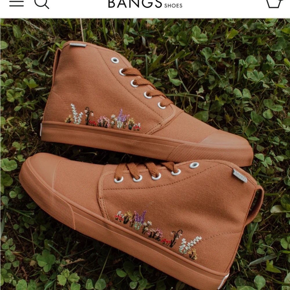 Bangs Shoes (embroidered flowers)